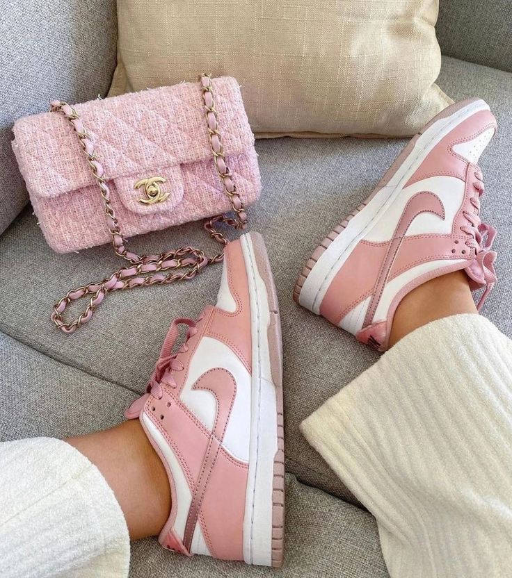 Nike Dunk Low Pink Velvet - Image 4